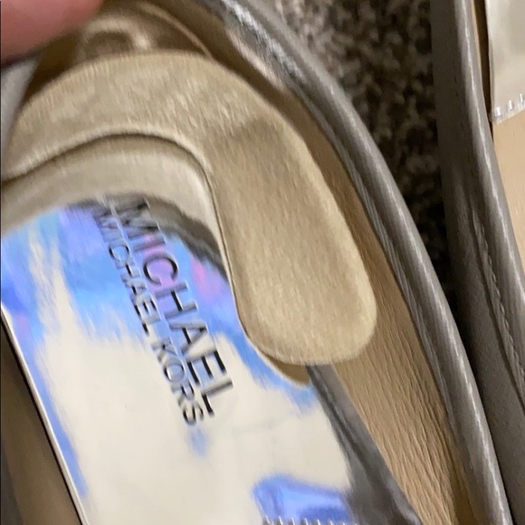 MICHAEL KORS GREY leather flats - Picture 5 of 6